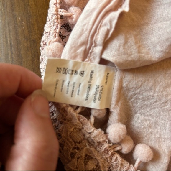 2Bunnies Dusty Mauve Lace Toddler Dress‎ w/ Pom Trim | Size 100 (3T) - Picture 7 of 7